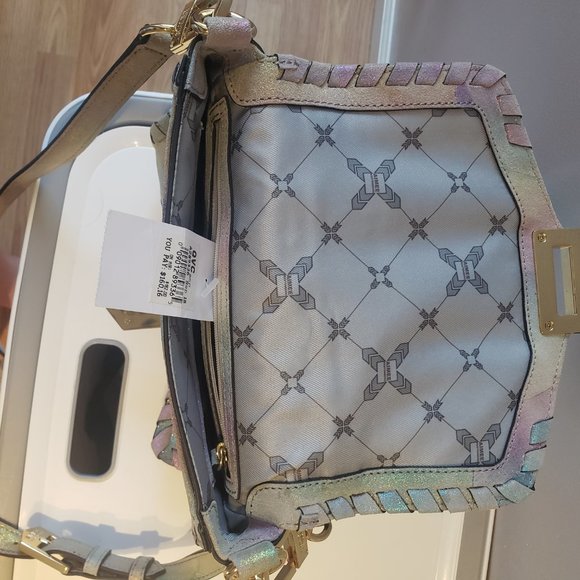 Hangbags - Picture 12 of 16